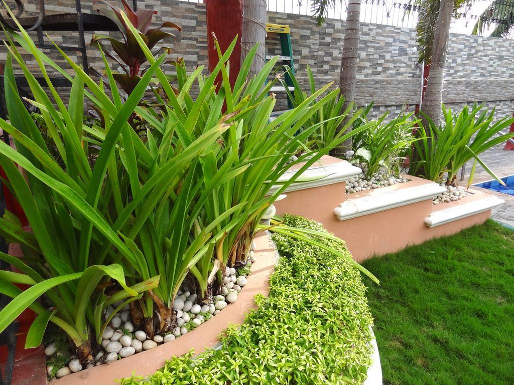 The Executive Villa Inn & Suites Davao Exterior foto