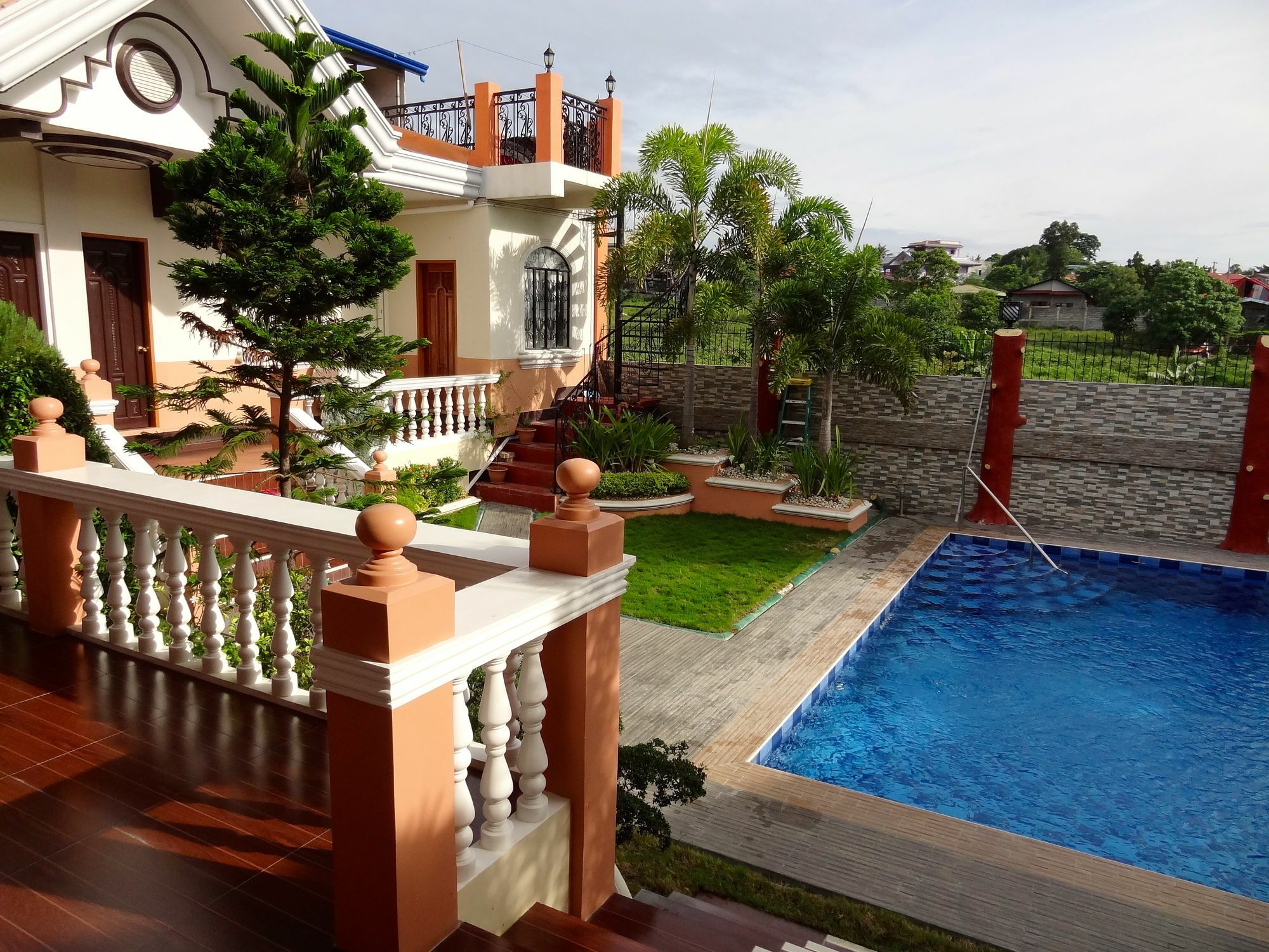 The Executive Villa Inn & Suites Davao Exterior foto